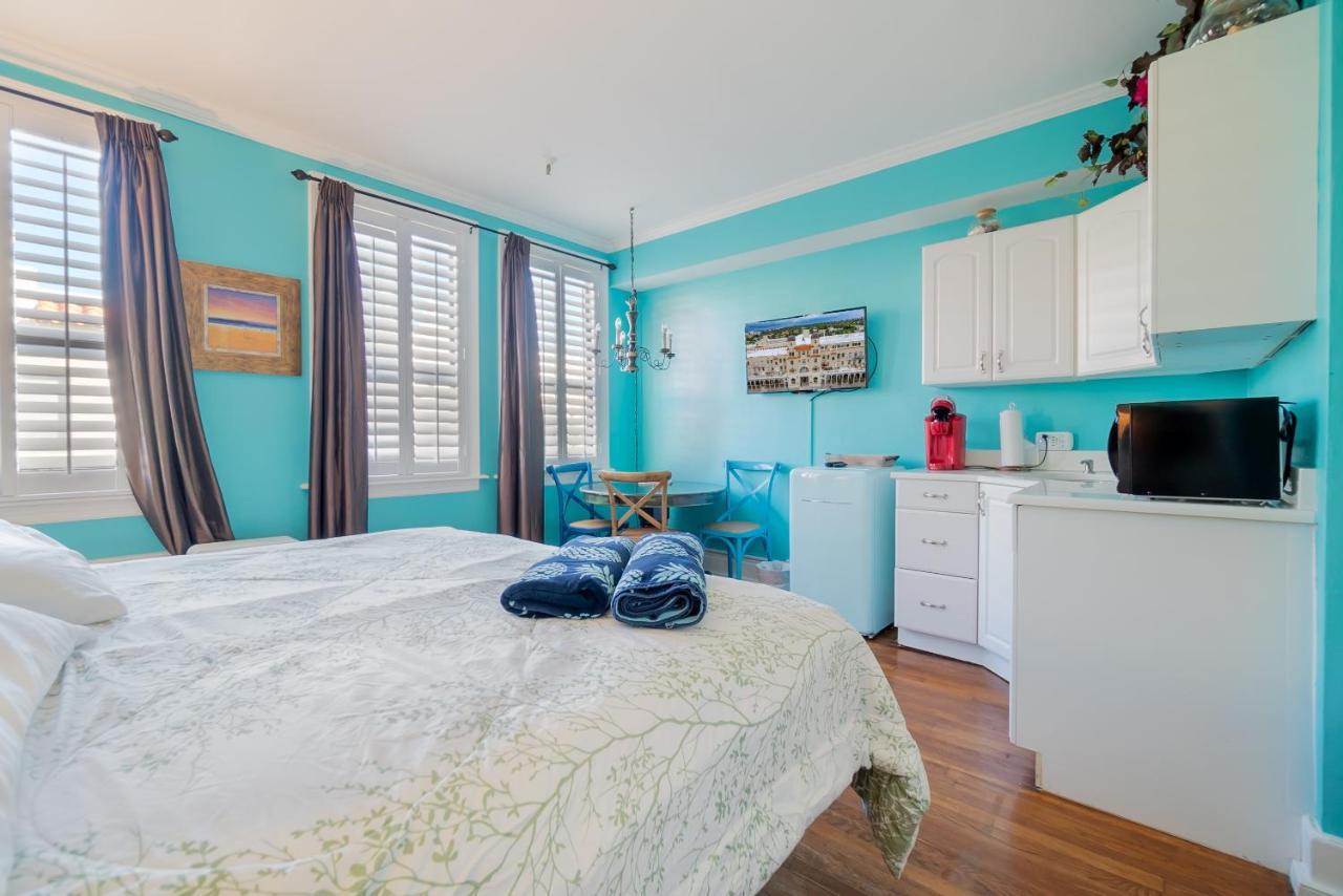 Palm Beach Island Condominiums Екстериор снимка