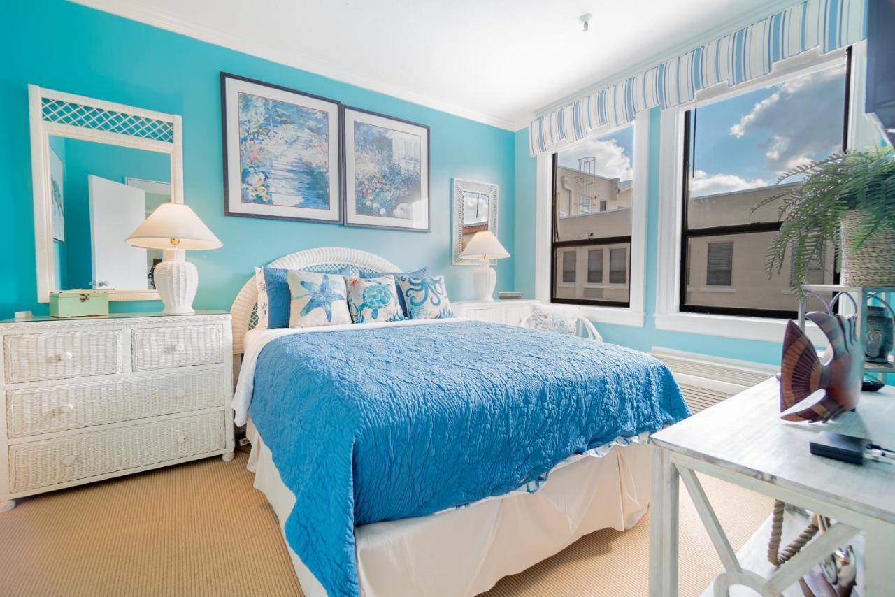 Palm Beach Island Condominiums Екстериор снимка