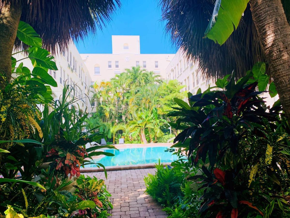 Palm Beach Island Condominiums Екстериор снимка