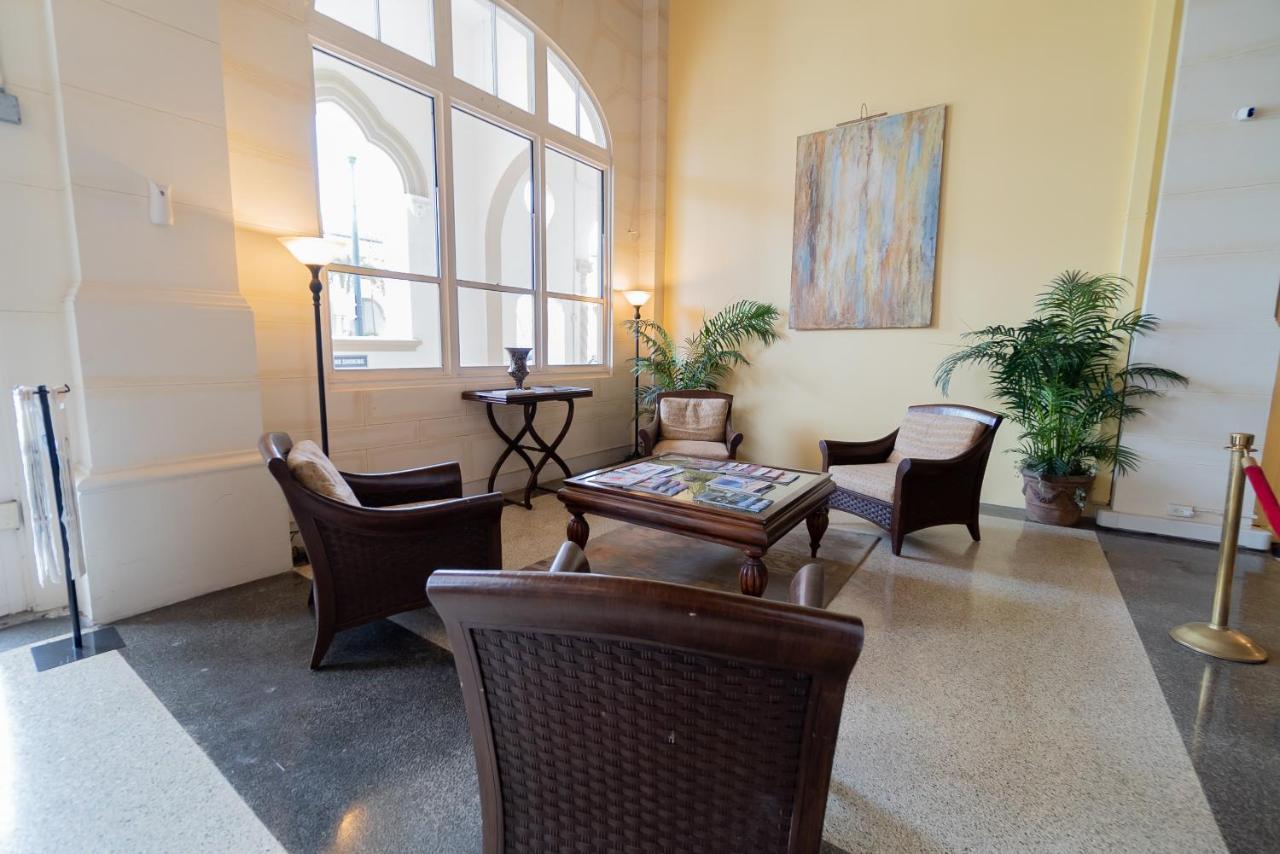 Palm Beach Island Condominiums Екстериор снимка