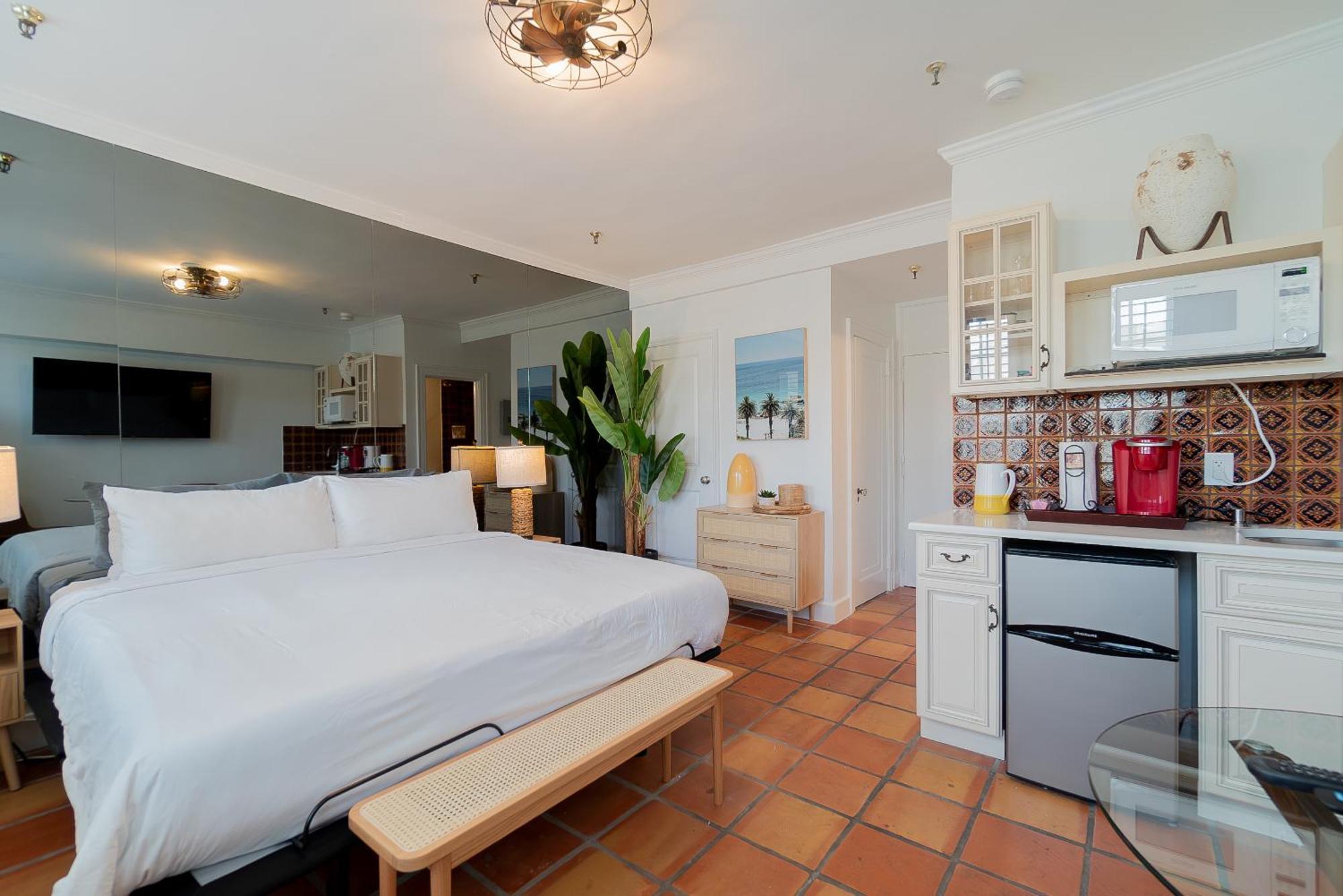 Palm Beach Island Condominiums Екстериор снимка